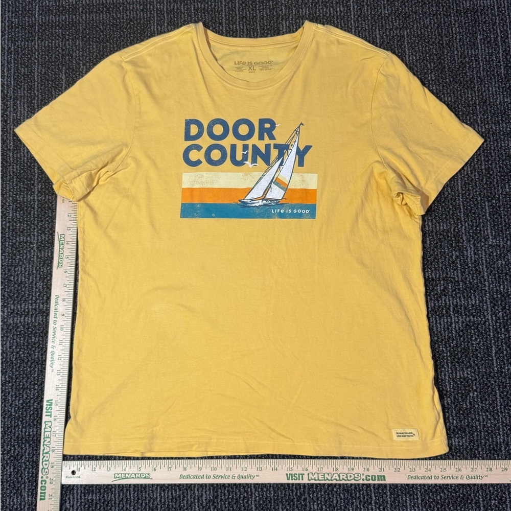 Life Is Good Mens X Large Yellow Door County Distressed Tee